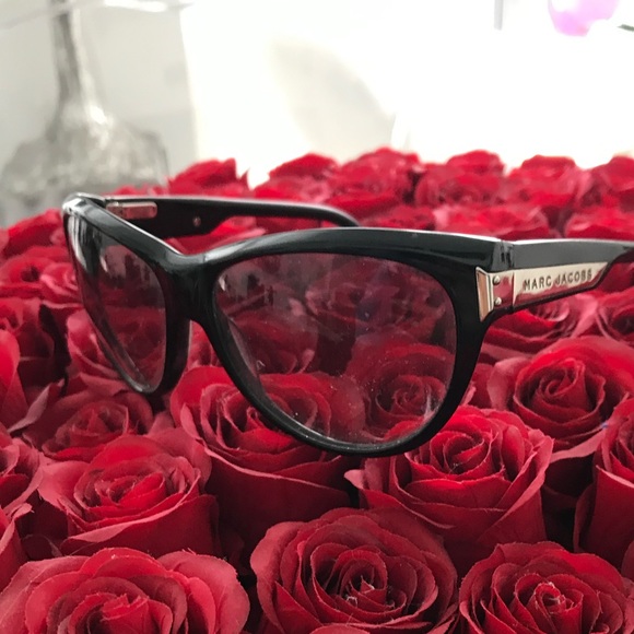 Marc Jacobs Accessories - Cat eye style Marc jacobs sunglasses